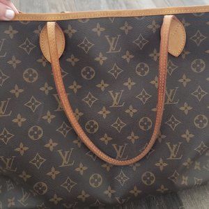 Authentic Louis Vuitton Larger Neverfull -Pink inside
